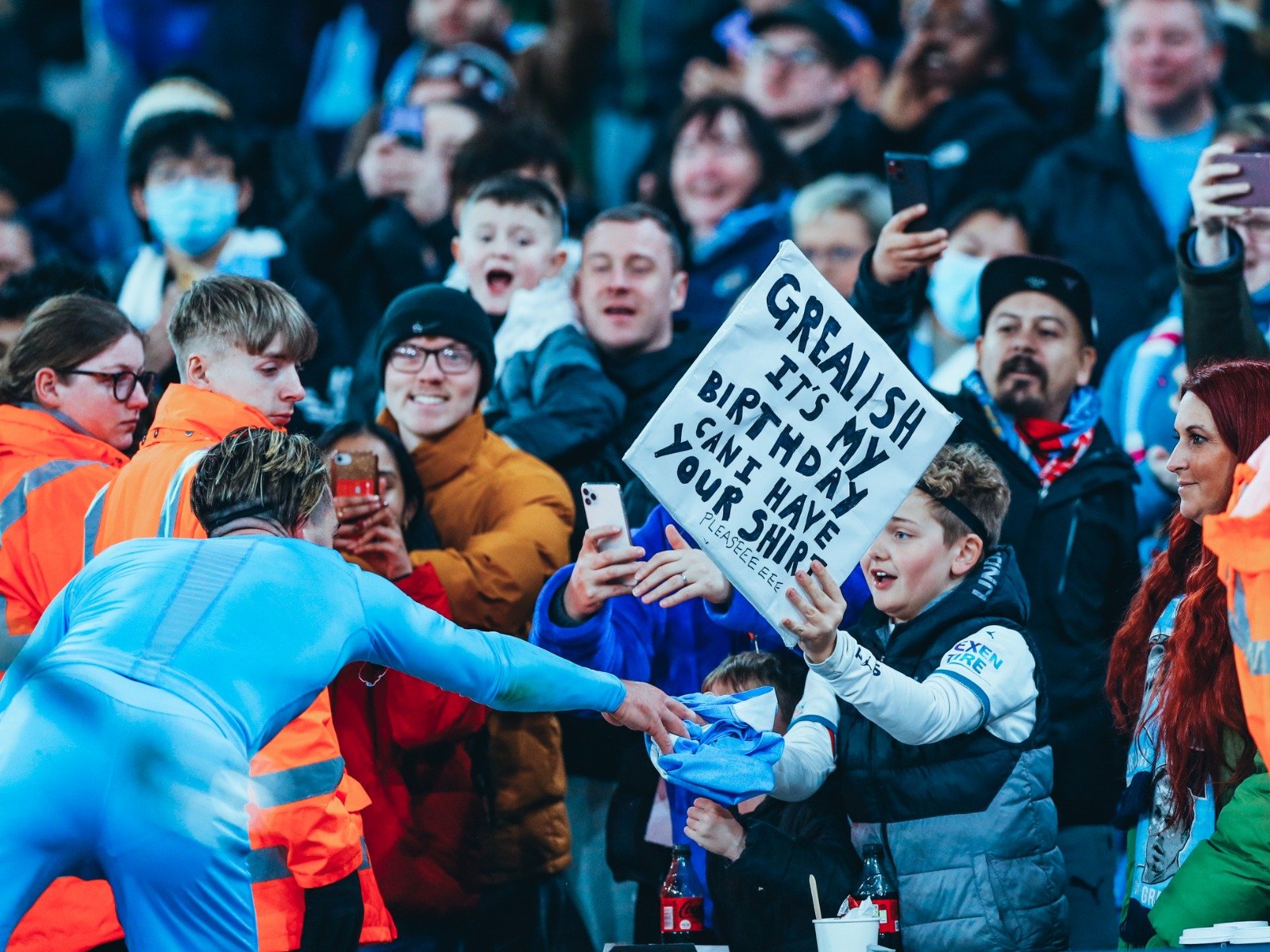 为之注目 为之注目